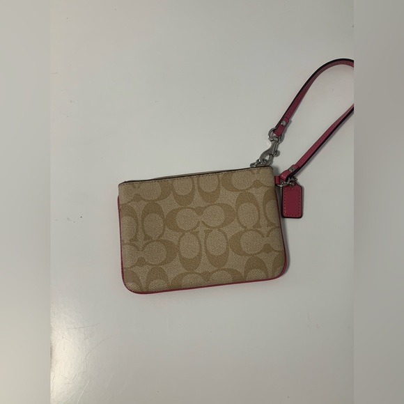 Coach Wristlet - Signature Canvas & Pink Lining - Picture 4 of 9